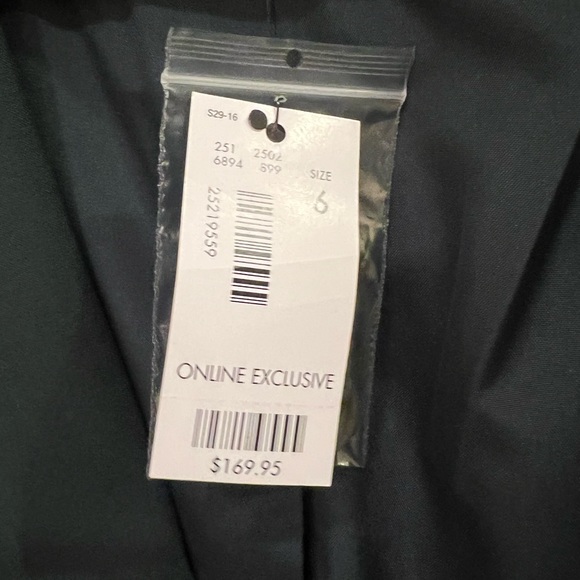 The Limited Collection NWT size 6 Blazer!! - Picture 3 of 6